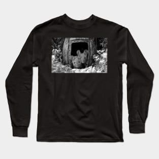 George the mouse in a log pile house - black and white Long Sleeve T-Shirt